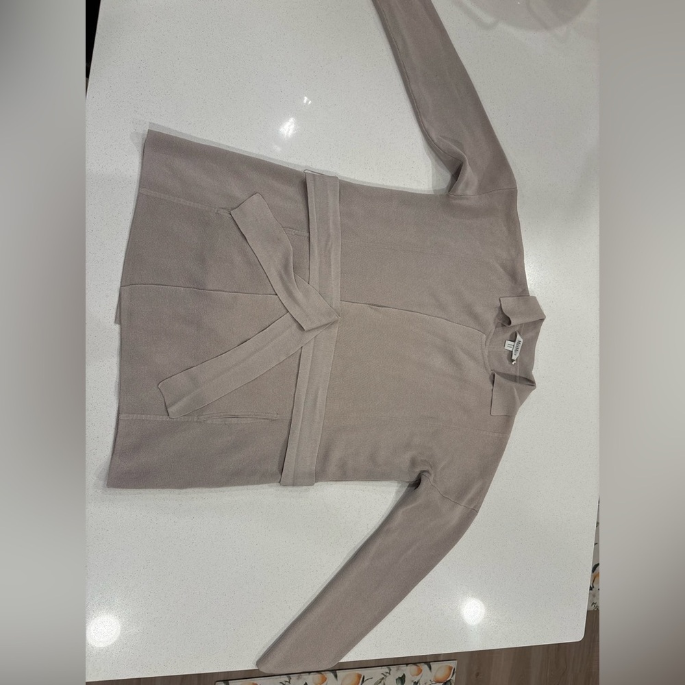 Max Mara Silk & Cotton Cardigan. Size S Pre Owned Excellent Cond. Apx MSRP $450